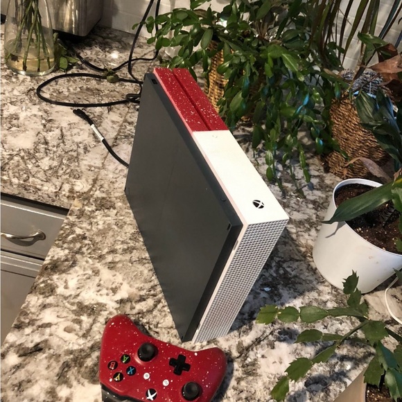 X Box One S Custom with Custom Controller, mint condition with free shipping! - Picture 9 of 12